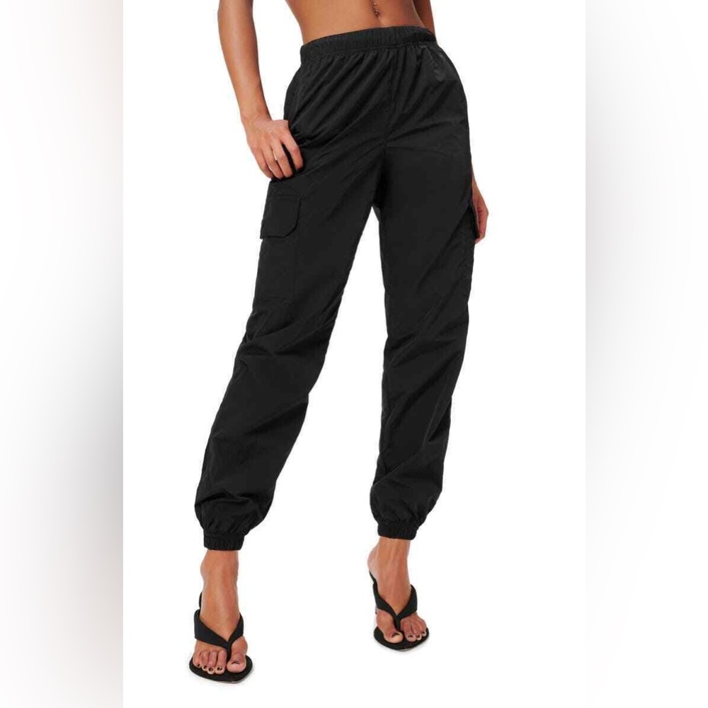 GOOD AMERICAN Essential Shine Boyfriend Cargo Pants